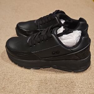 Cherokee Infinity Uniform Nursing Black Sneakers NWOT Womans Sz. 5